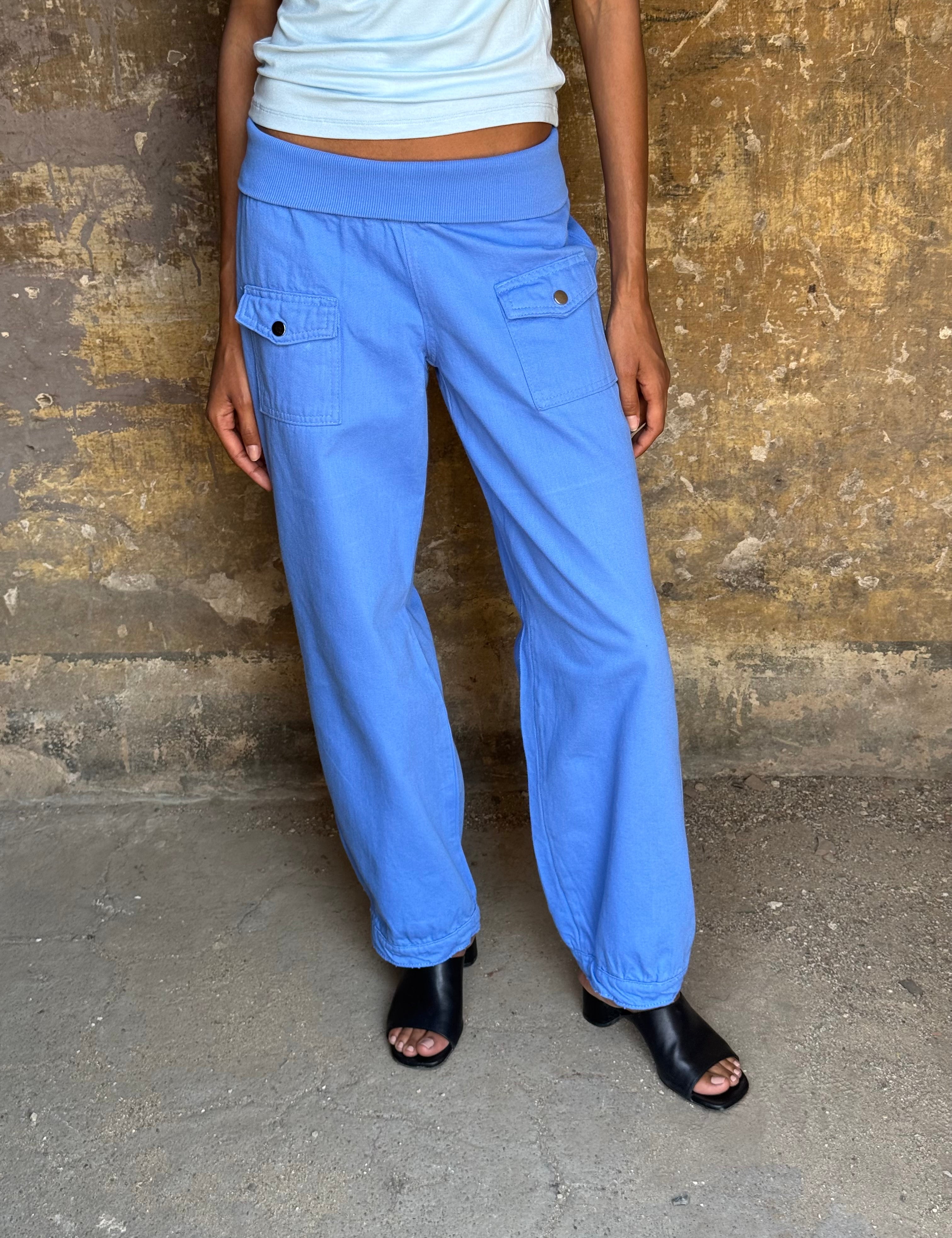 model is 1.69m (5'55'') & wears S