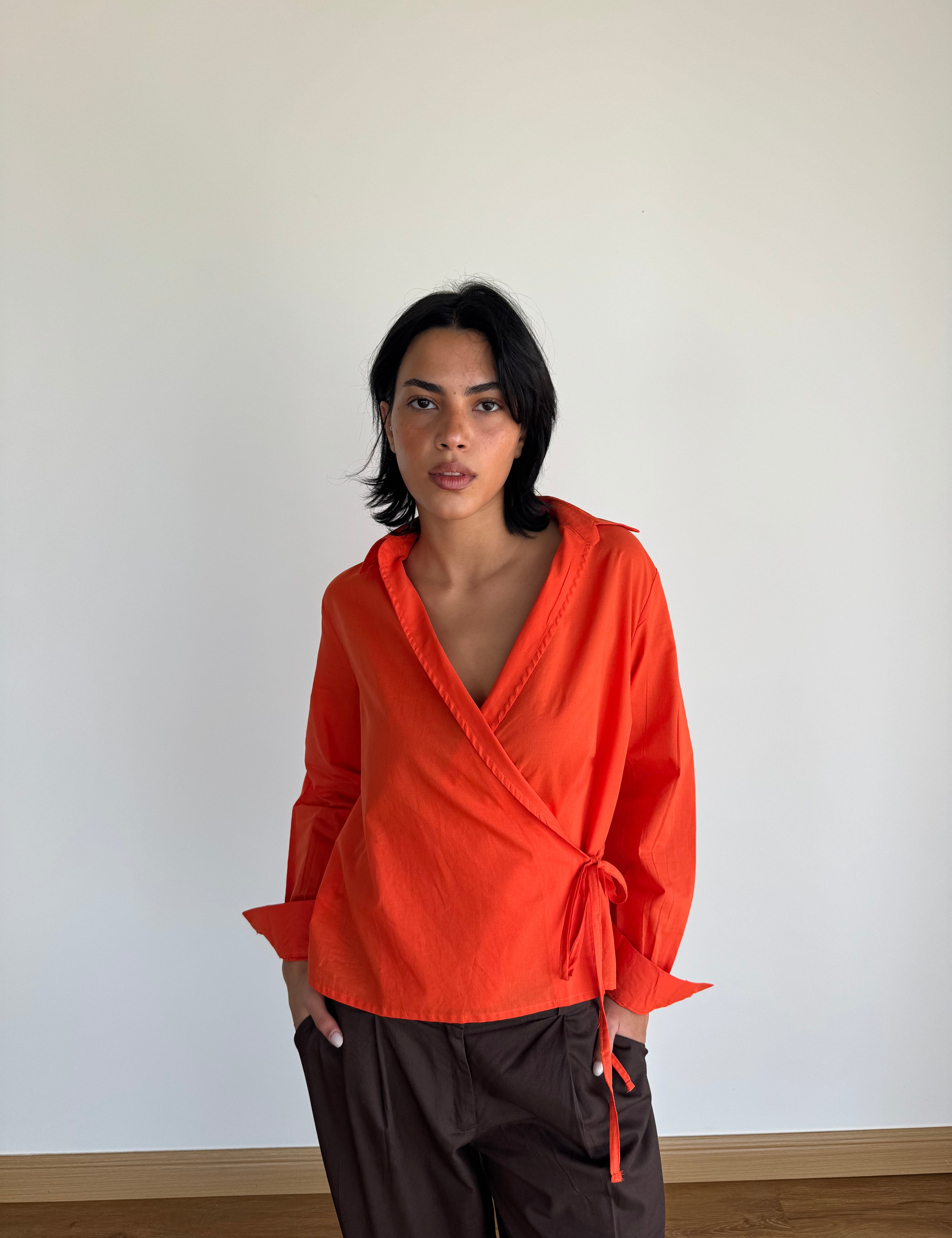 model is 1.65m (5'4'') & wears S