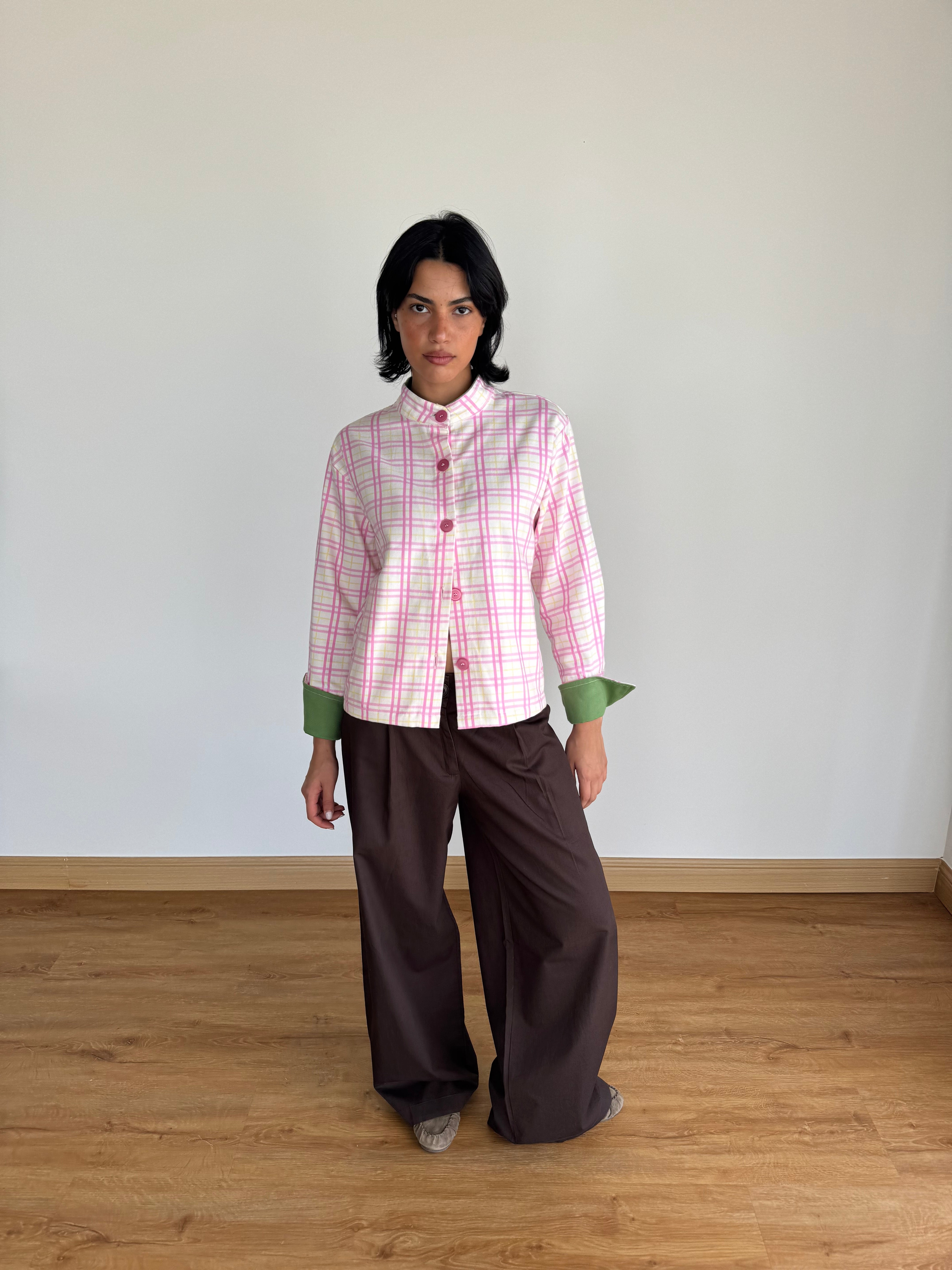 model is 1.65m (5'4'') & wears S