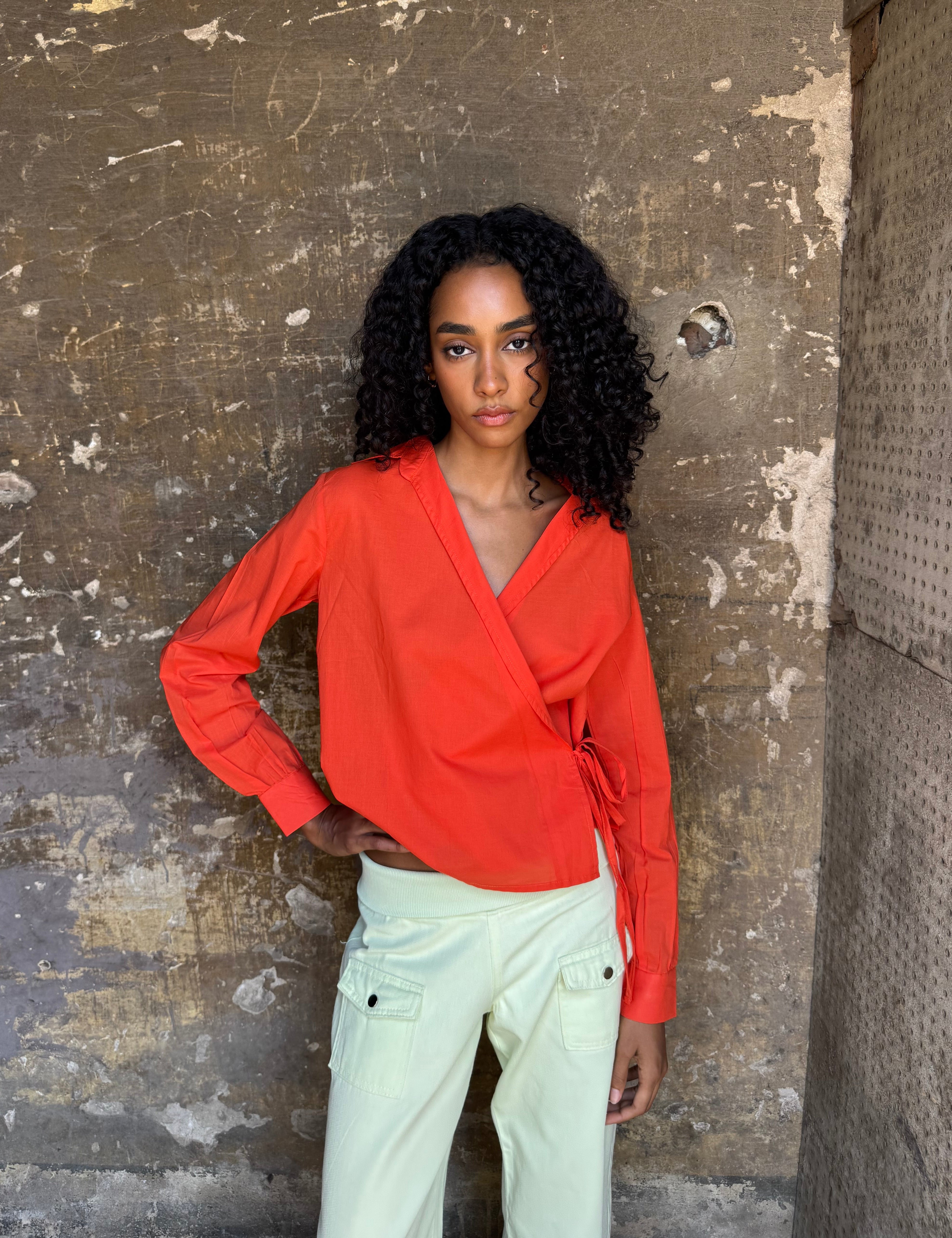model is 1.72m (5'64'') & wears S